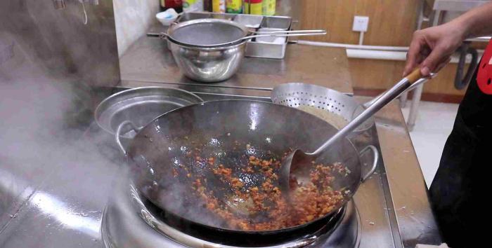 炒肉末步驟示意圖